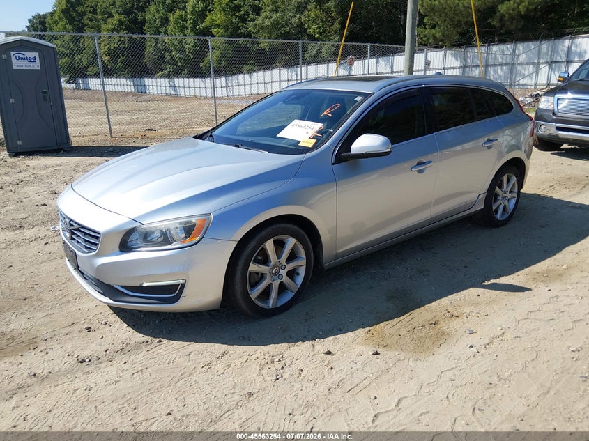 2017 VOLVO V60 auction photo 2