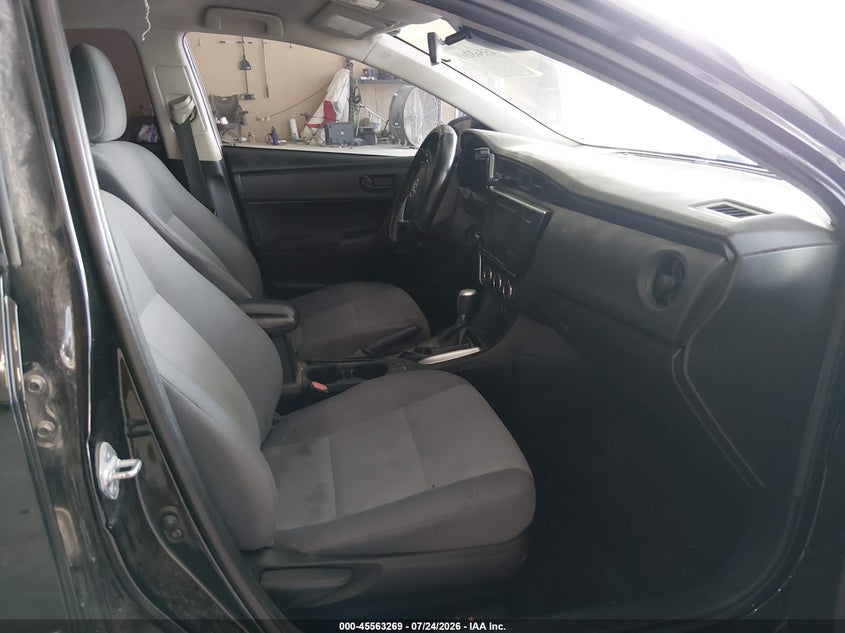 2017 TOYOTA COROLLA auction photo 5