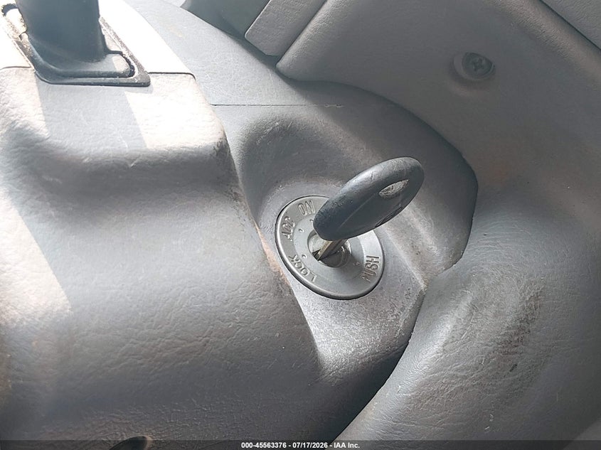 2002 Hyundai Accent L VIN: KMHCF35GX2U164933 Lot: 45563376