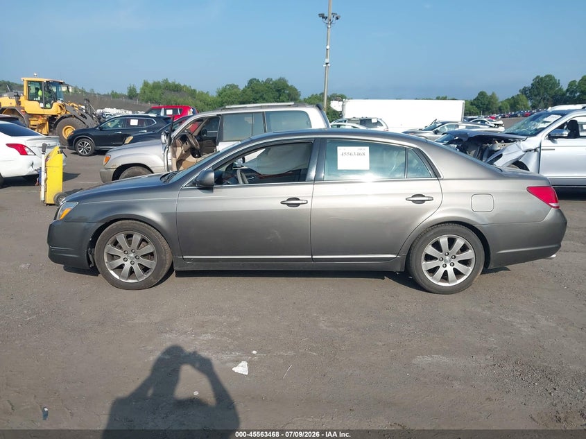 2005 Toyota Avalon Xls VIN: 4T1BK36B65U016485 Lot: 45563468
