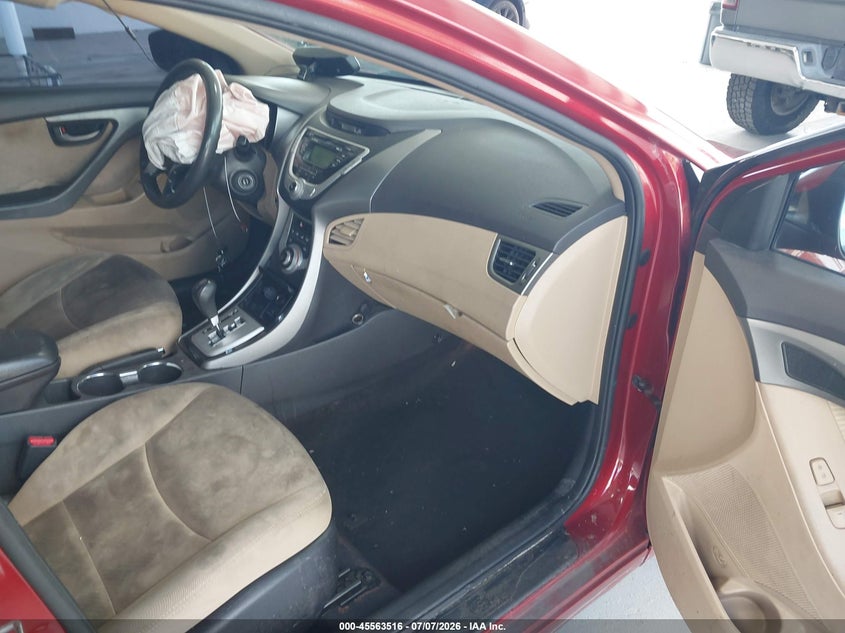 2012 HYUNDAI ELANTRA auction photo 5
