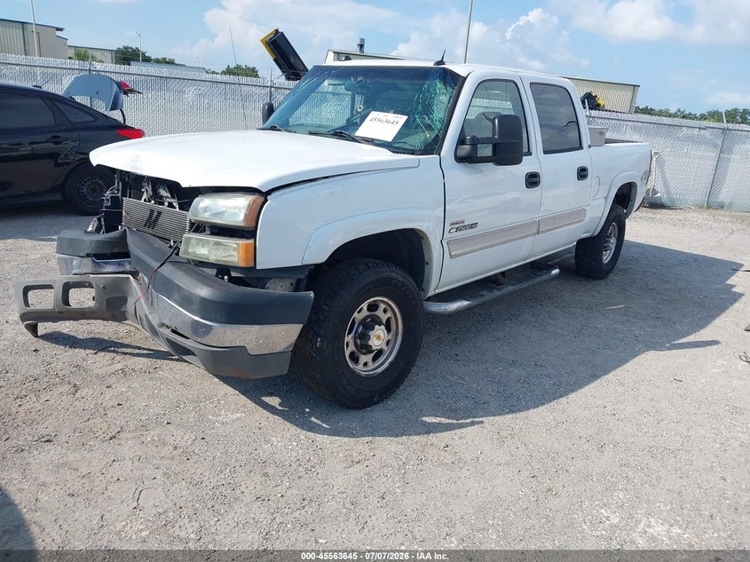 2004 CHEVROLET SILVERADO 2500HD auction photo 2