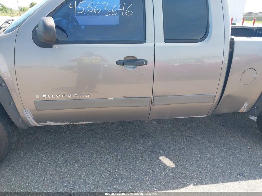 2007 CHEVROLET SILVERADO PICKUP 5.3L V-8 315HP