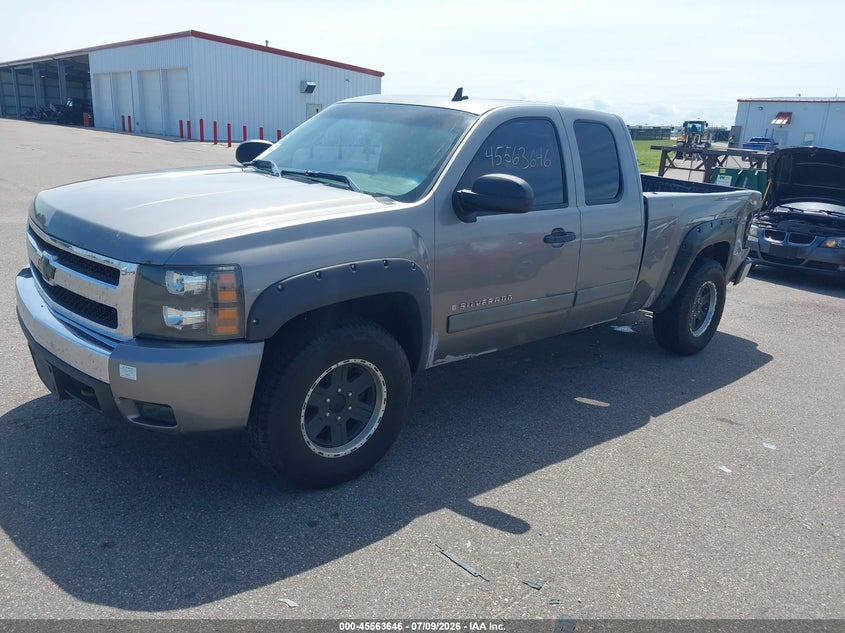 2007 Chevrolet Silverado, Rear, IAAI, VIN 2GCEK190271699459 — photo 2
