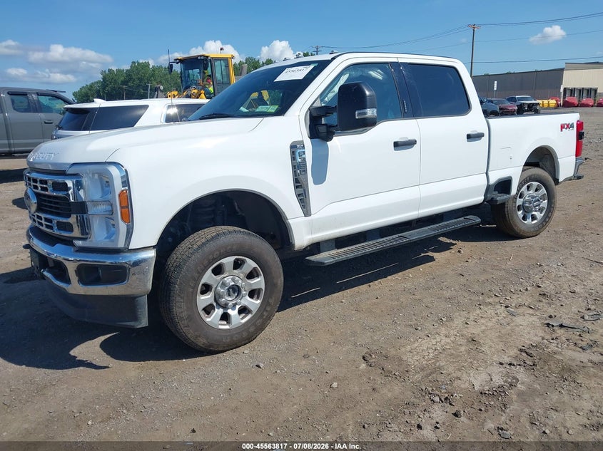 2024 Ford F-350 Xlt, Left & Right Side, IAAI, VIN 1FT8W3BN6RED78223 — photo 2