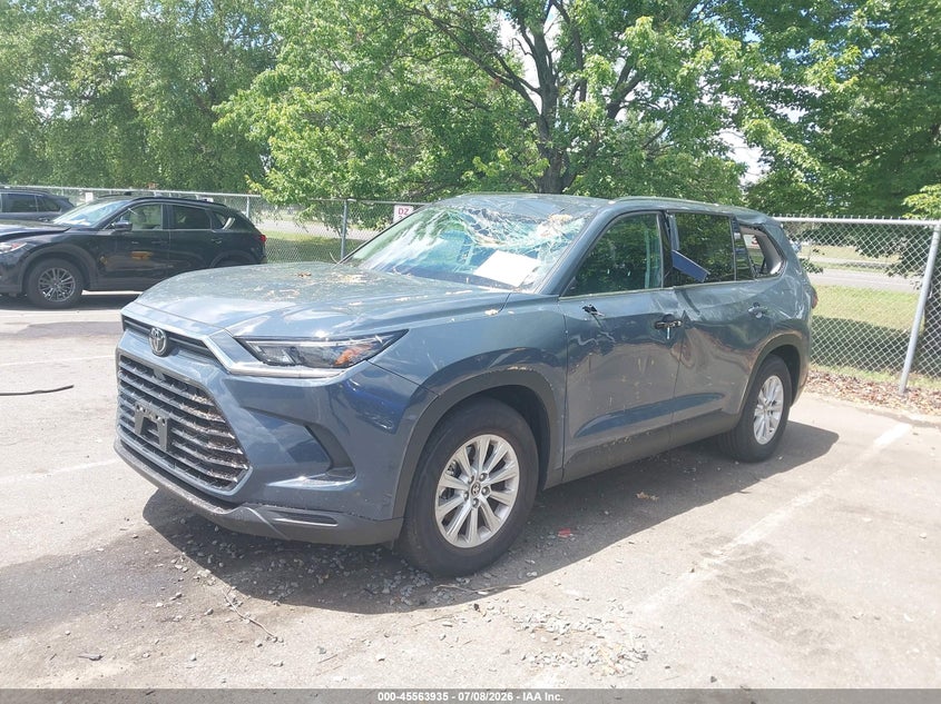 2026 Toyota Grand Highlander, Стихия, IAAI, VIN 5TDAAAB52TS123820 — фото 2
