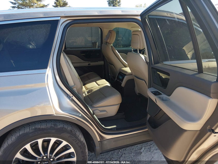 2020 LINCOLN AVIATOR auction photo 8