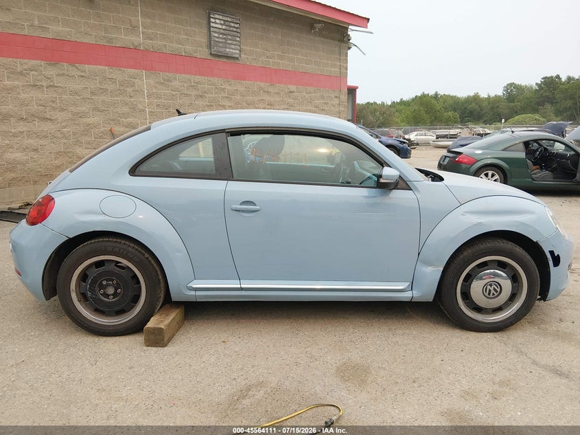 2012 Volkswagen Beetle 2.5L VIN: 3VWJP7ATXCM601075 Lot: 45564111