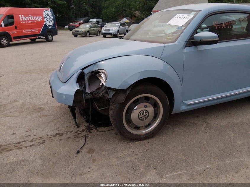 2012 Volkswagen Beetle 2.5L VIN: 3VWJP7ATXCM601075 Lot: 45564111