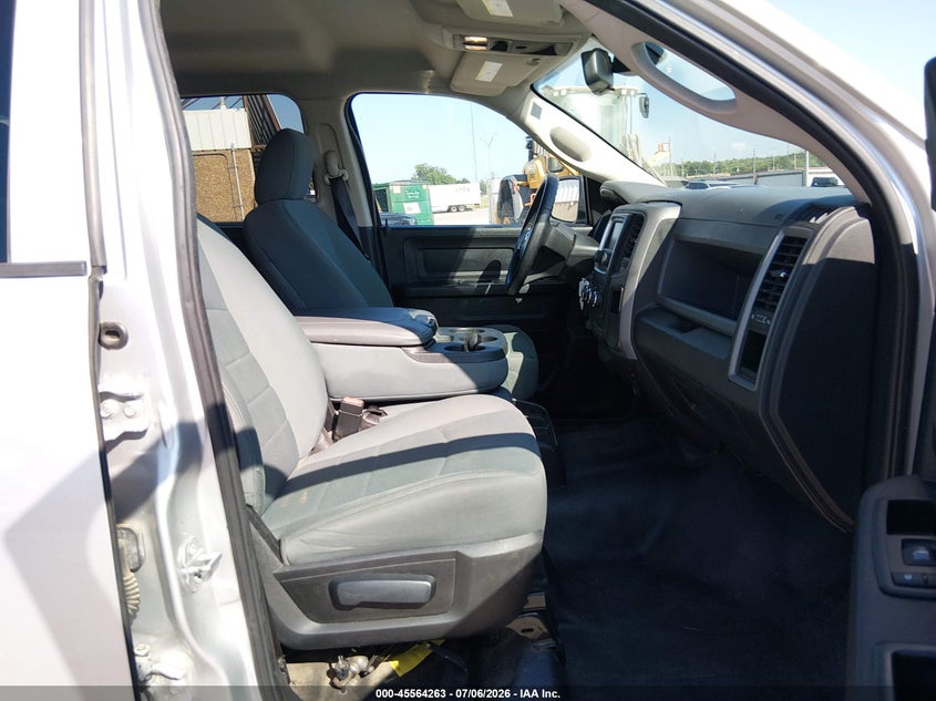 2016 RAM 1500 auction photo 5