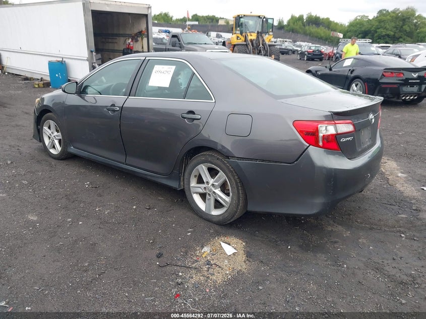 2014 TOYOTA CAMRY auction photo 3
