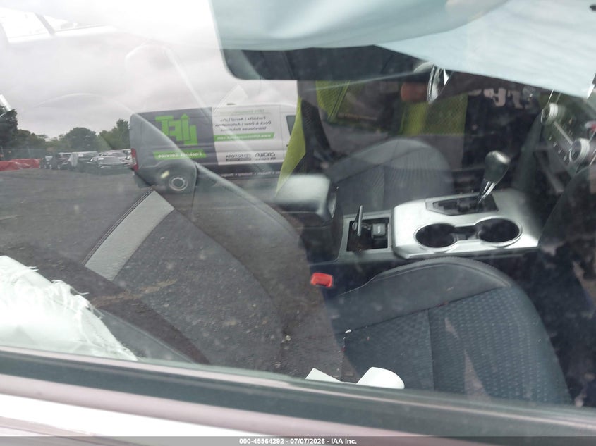 2014 TOYOTA CAMRY auction photo 5