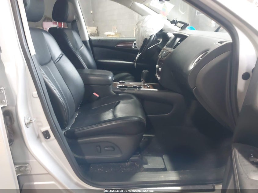 2017 NISSAN PATHFINDER auction photo 5