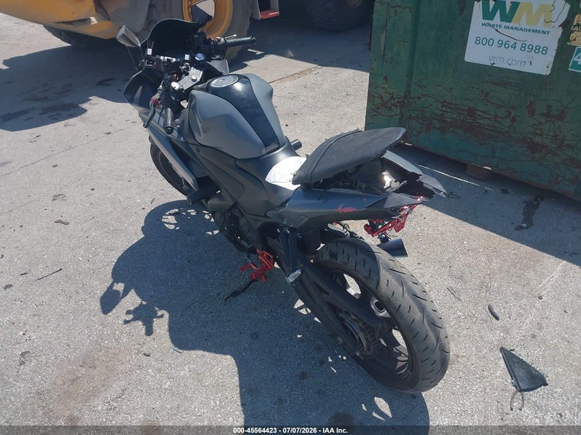 2016 YAMAHA YZFR3 auction photo 3