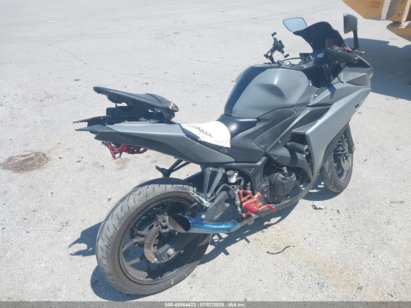 2016 YAMAHA YZFR3 auction photo 4