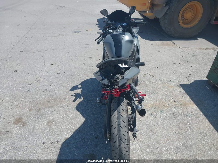 2016 YAMAHA YZFR3 auction photo 6