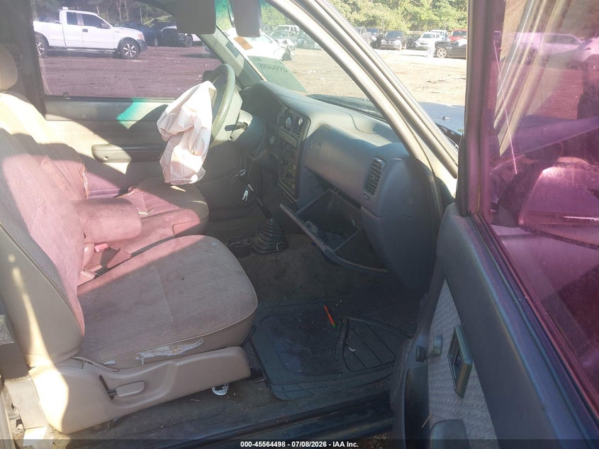1996 TOYOTA TACOMA auction photo 5