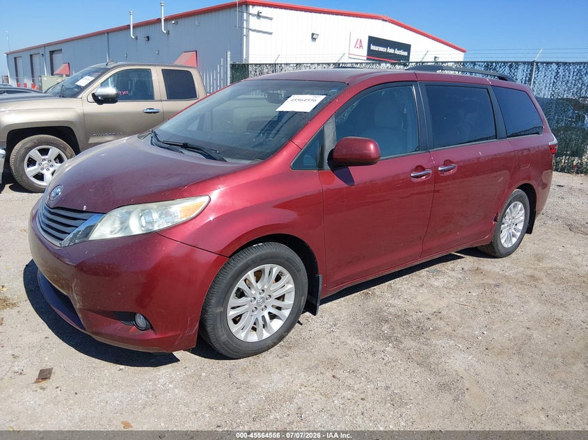 2017 Toyota Sienna, Затопление, IAAI, VIN 5TDYZ3DC6HS849976 — фото 2