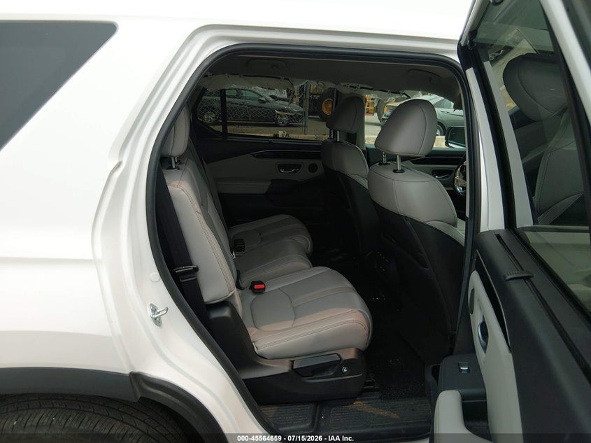 2025 HONDA PILOT auction photo 8