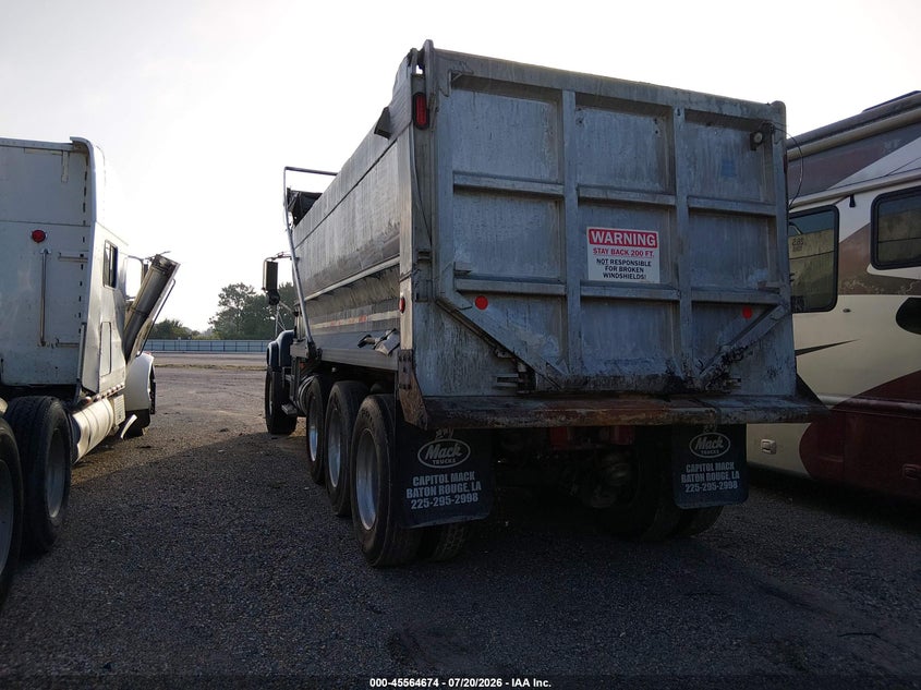 2005 MACK 700 auction photo 3