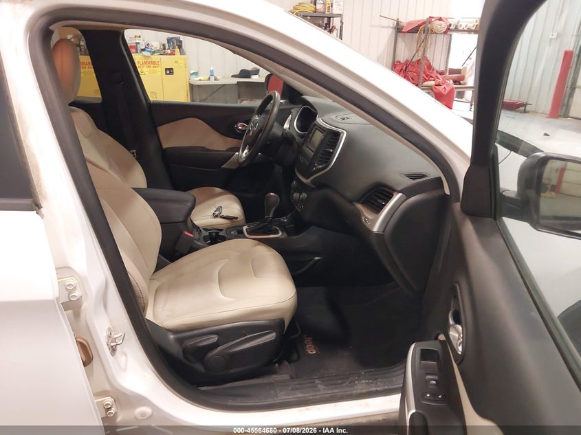 2017 JEEP CHEROKEE auction photo 5