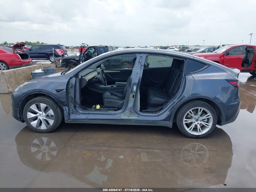 TESLA MODEL Y - zdjęcie 14