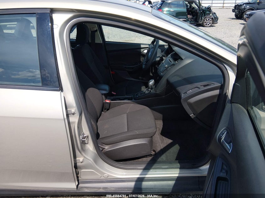 2016 FORD FOCUS auction photo 5
