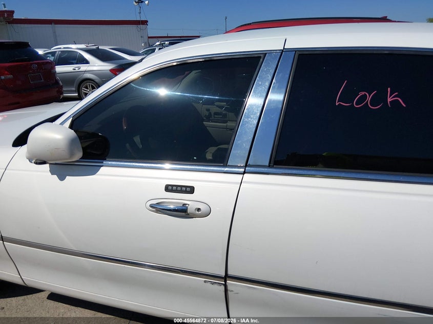 2003 Lincoln Town Car Cartier L VIN: 1LNHM85W83Y632054 Lot: 45564872