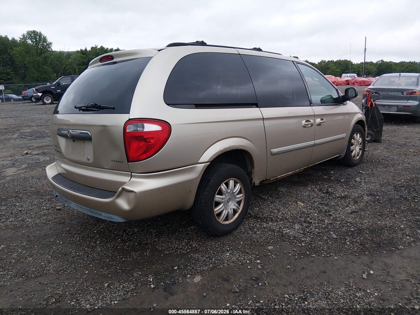 2006 CHRYSLER TOWN & COUNTRY auction photo 4