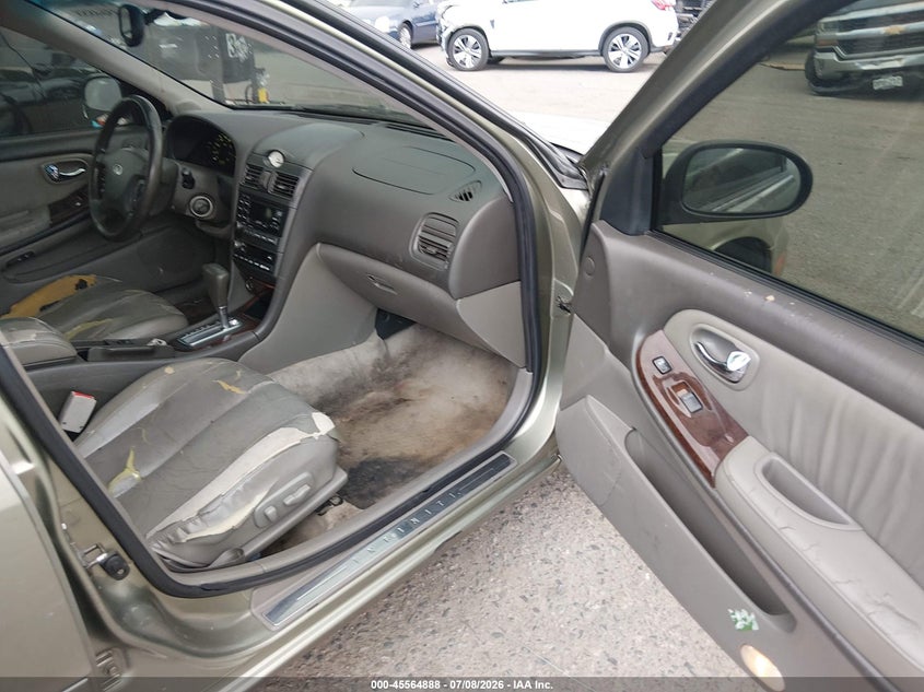 2001 INFINITI I30 auction photo 5