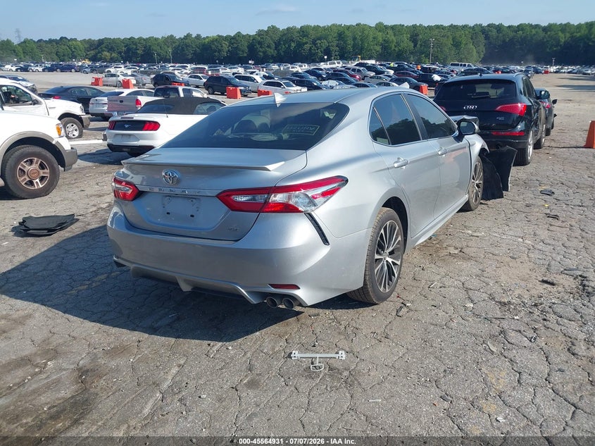 TOYOTA CAMRY - zdjęcie 4
