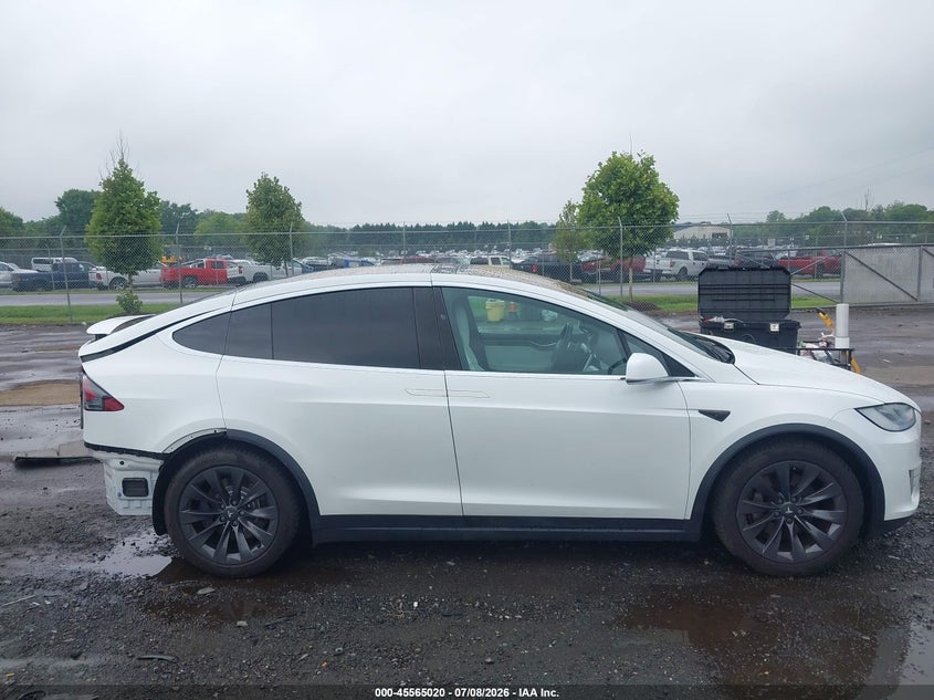 2017 Tesla Model X 100D/75D/90D VIN: 5YJXCDE25HF076494 Lot: 45565020