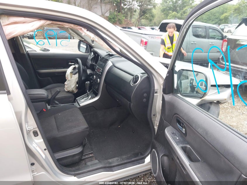 2011 SUZUKI GRAND VITARA auction photo 5