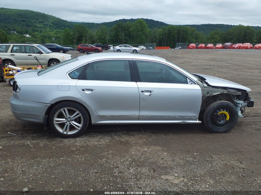 2015 Volkswagen Passat 2.0L Tdi Sel Premium VIN: 1VWCV7A30FC040499 Lot: 45565304