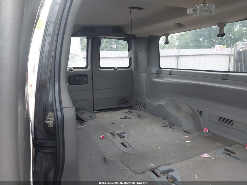 2005 Chevrolet Express Passenger VIN: 1GAHG39U251247746 Lot: 45565389