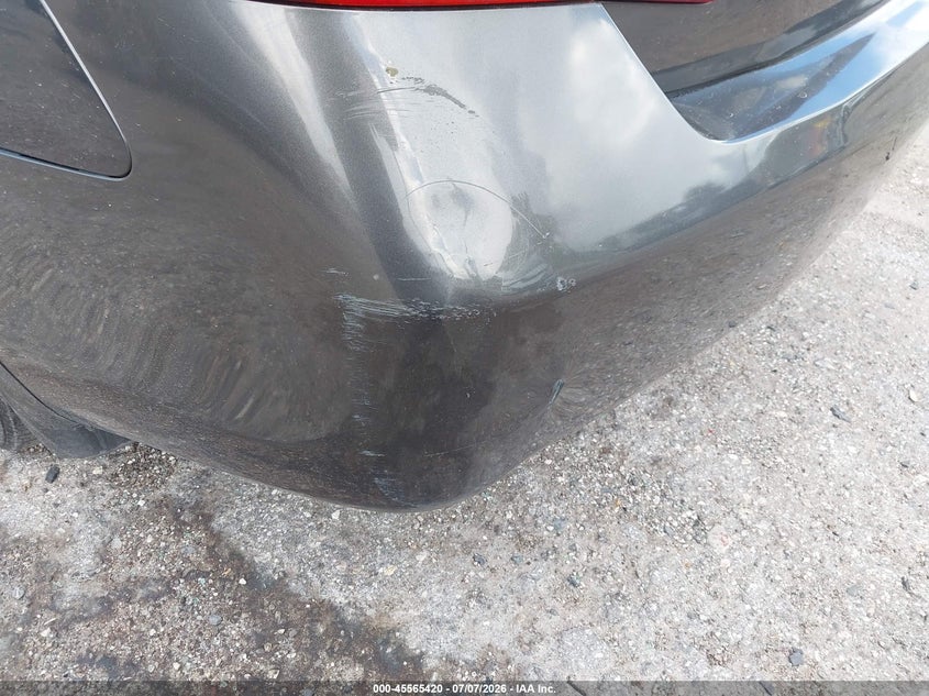 2010 TOYOTA CAMRY auction photo 6