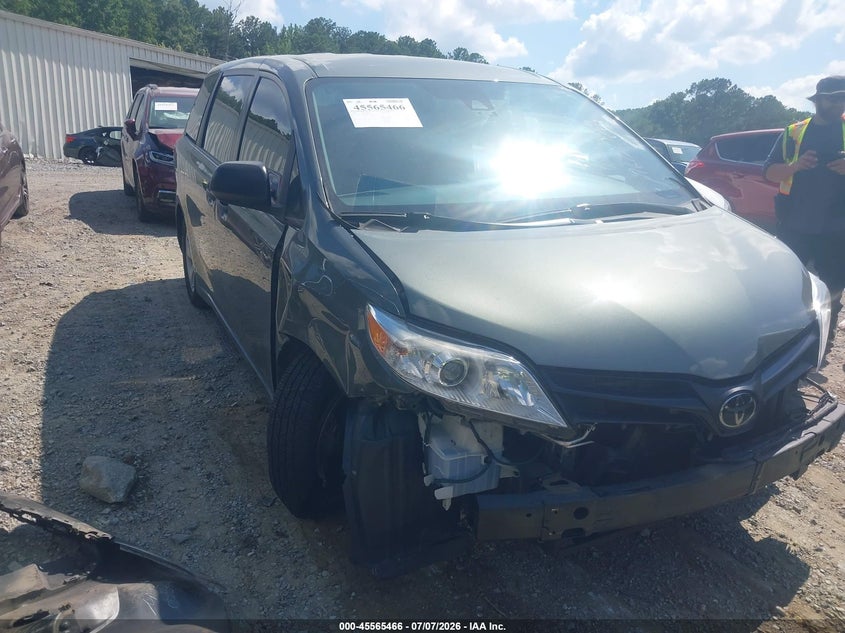 TOYOTA SIENNA