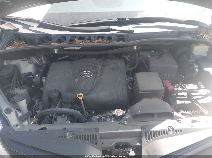 TOYOTA SIENNA - zdjęcie 10