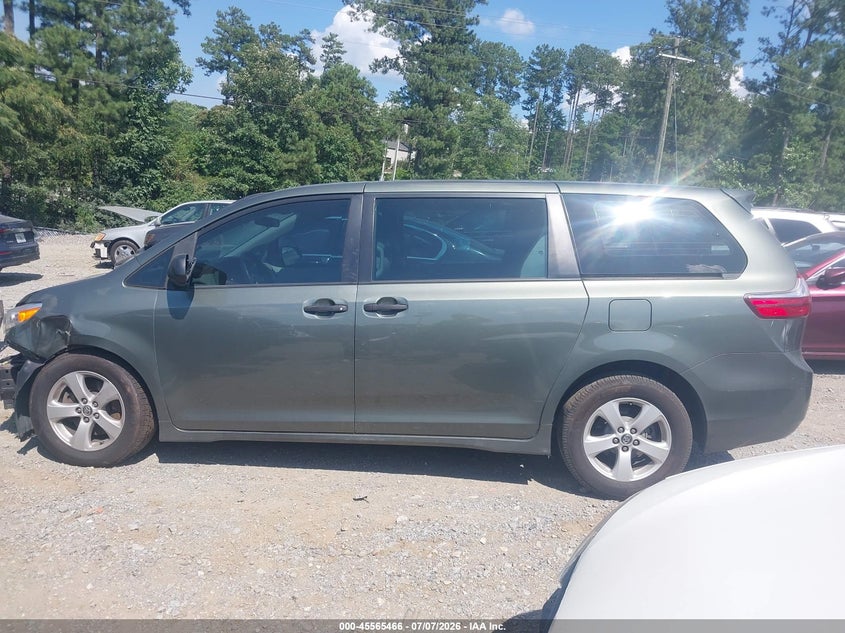 TOYOTA SIENNA - zdjęcie 14