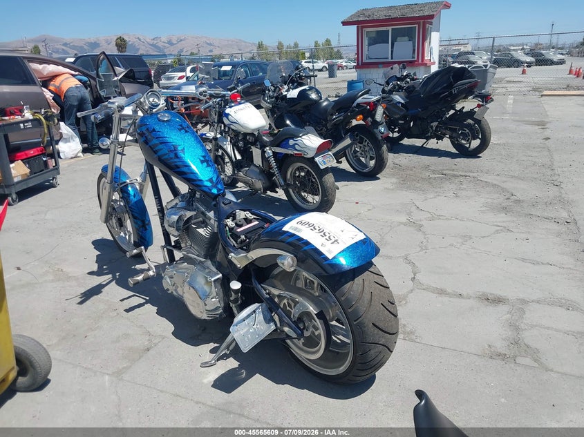 2004 BIG DOG CHOPPER MOTO 2