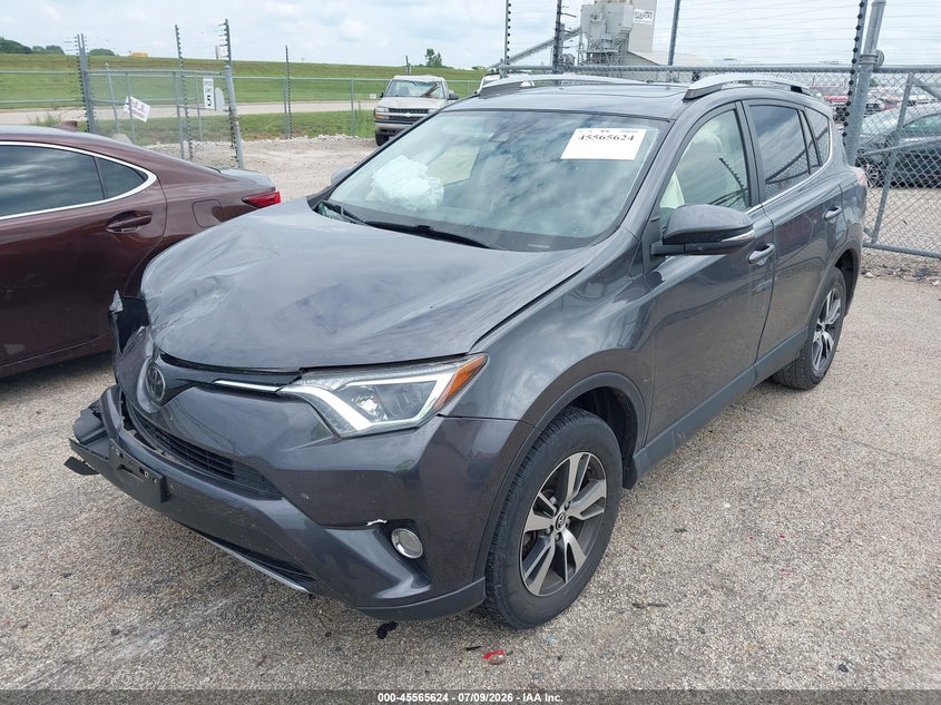 2018 TOYOTA RAV4 auction photo 2