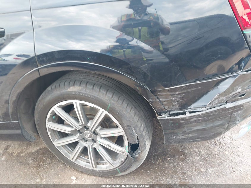 2018 Audi Q7 3.0T Premium VIN: WA1VAAF71JD010537 Lot: 45565632