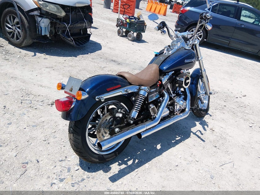 2012 HARLEY-DAVIDSON FXDC auction photo 4