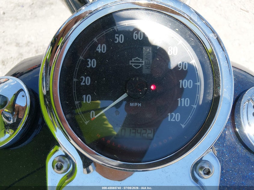 2012 HARLEY-DAVIDSON FXDC auction photo 7