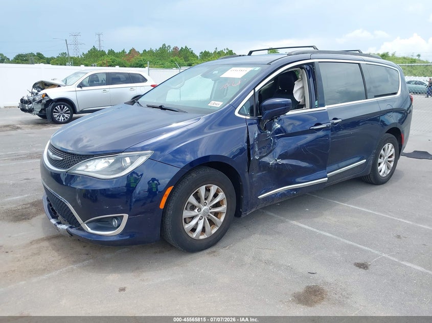 Vin: 2c4rc1bg8hr811142, lot: 46064145, chrysler pacifica touring-l 20172