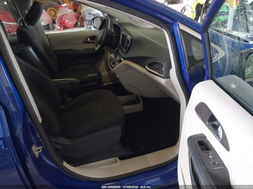 2021 CHRYSLER VOYAGER auction photo 5