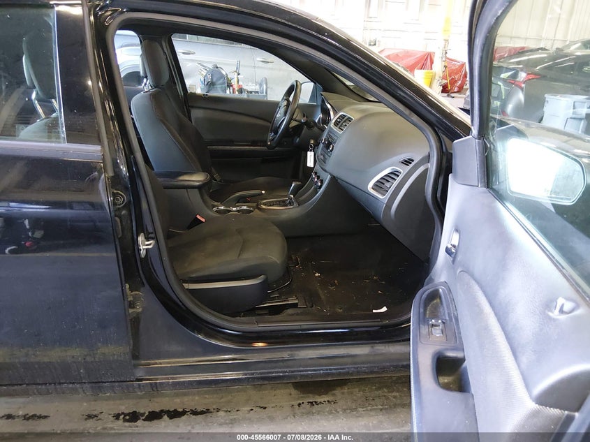 2012 DODGE AVENGER auction photo 5