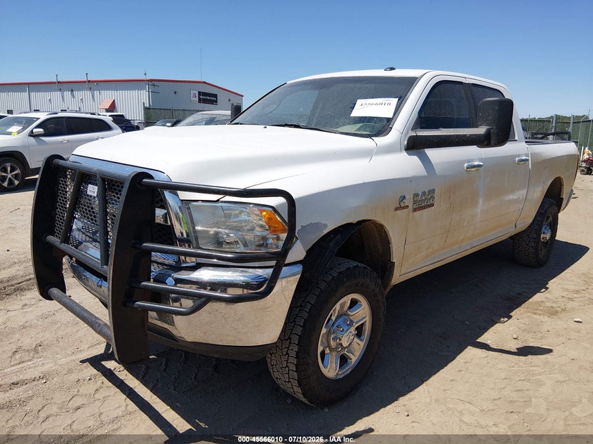 Vin: 3c6ur5dl6hg620259, lot: 46064339, ram 2500 slt  4x4 6'4 box 20172