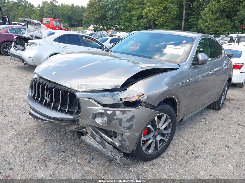 2017 MASERATI LEVANTE auction photo 6