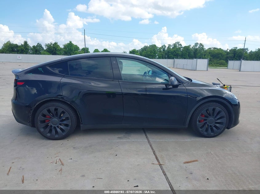 2022 Tesla Model Y Performance Dual Motor All-Wheel Drive VIN: 7SAYGDEF3NF353542 Lot: 45566193